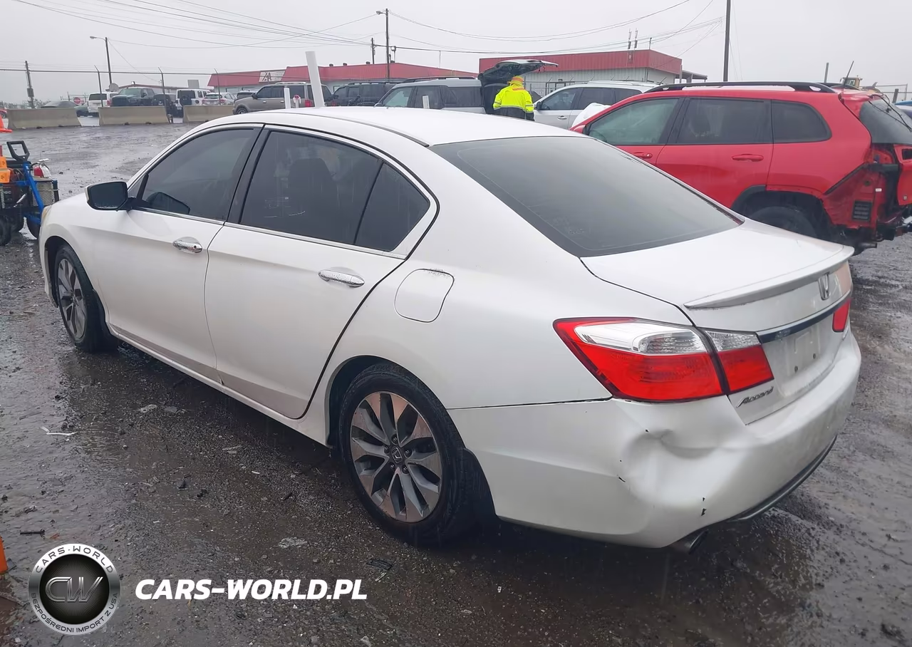 2015 Honda Accord Sport VIN:1HGCR2F57FA218720 - 3
