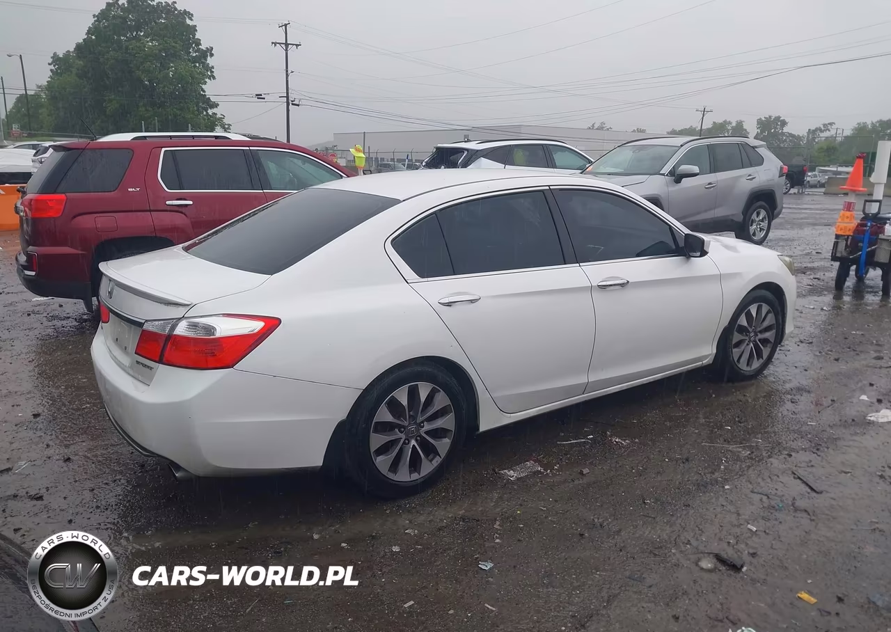 2015 Honda Accord Sport VIN:1HGCR2F57FA218720 - 4