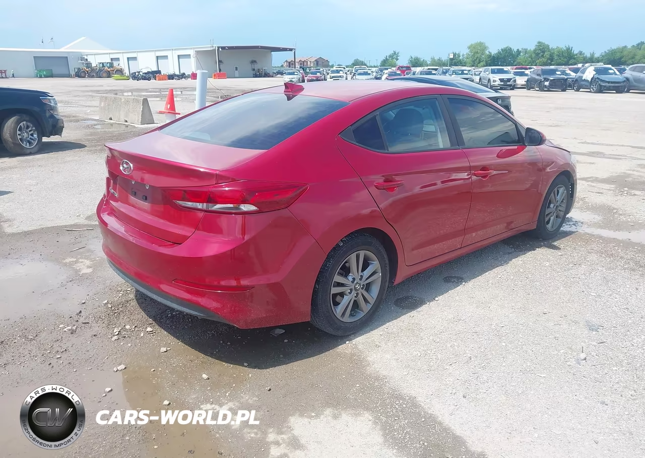 2018 Hyundai Elantra Sel VIN:5NPD84LF7JH218121 - 4