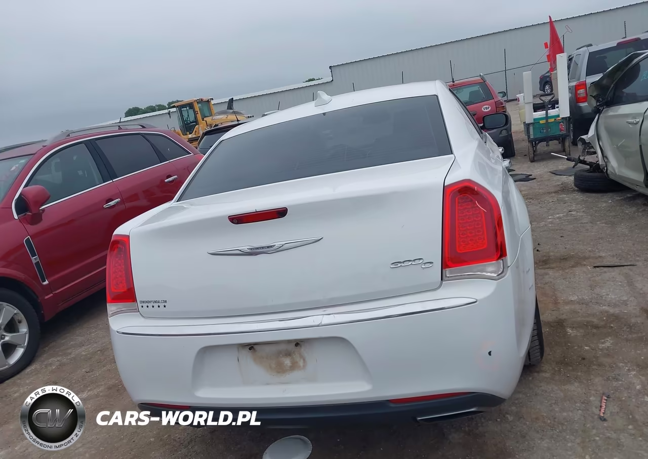 2015 Chrysler 300C VIN:2C3CCAEG7FH792222 - 17