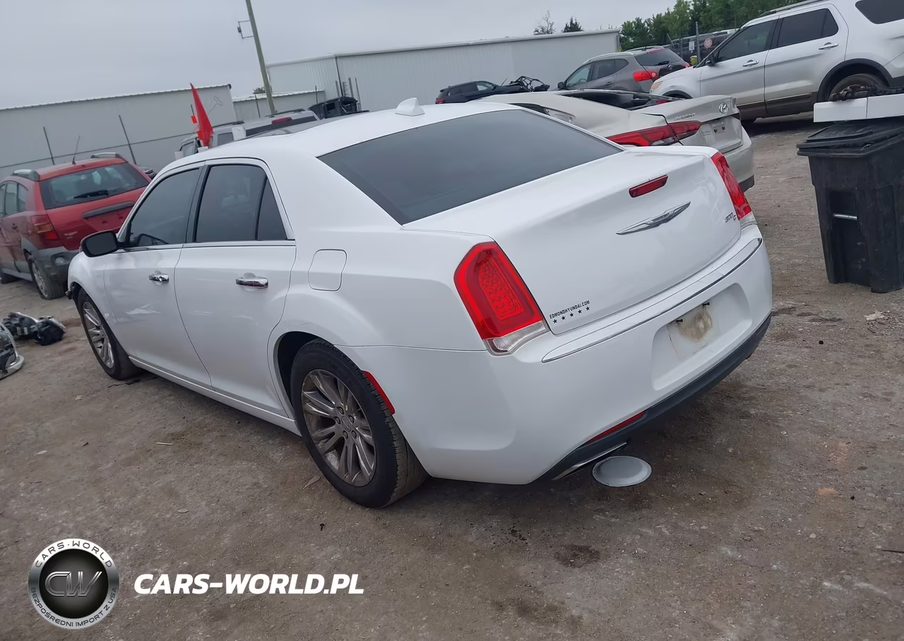 2015 Chrysler 300C VIN:2C3CCAEG7FH792222 - 3