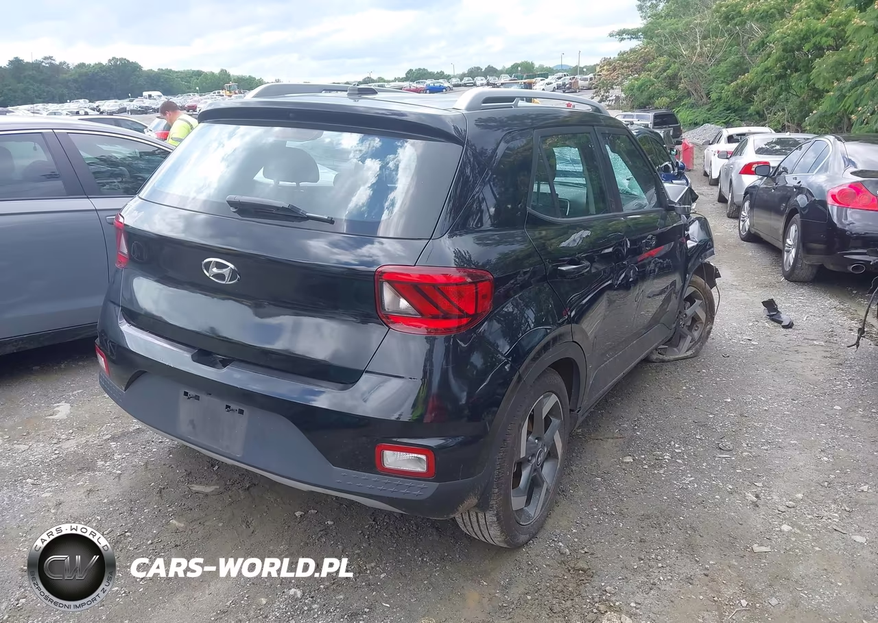 2023 Hyundai Venue Sel VIN:KMHRC8A32PU213469 - 4