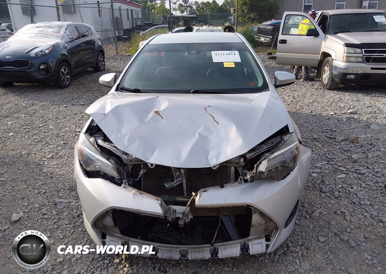 2018 Toyota Corolla Le VIN:2T1BURHE2JC964897 - 13