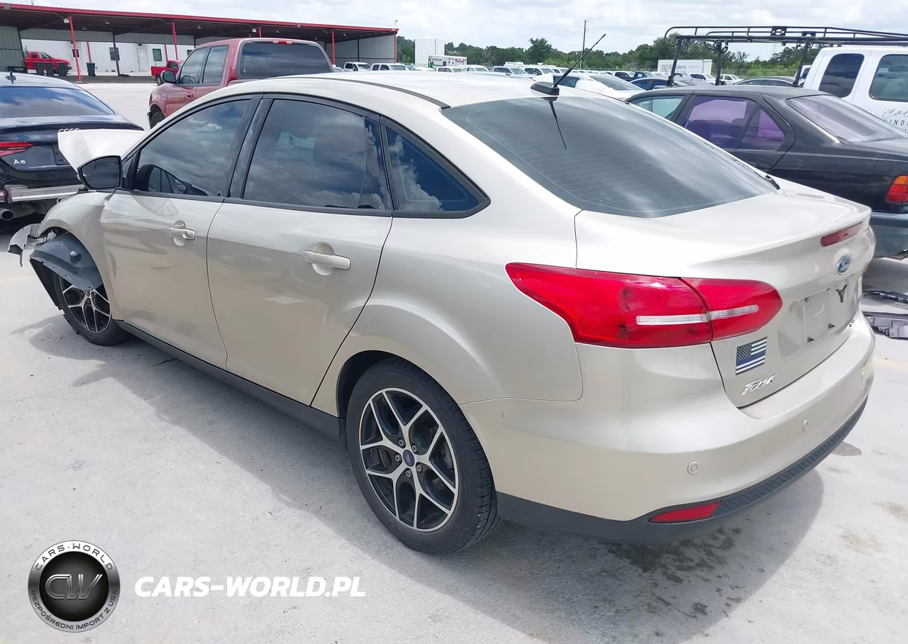 2018 Ford Focus Sel VIN:1FADP3H26JL220933 - 3