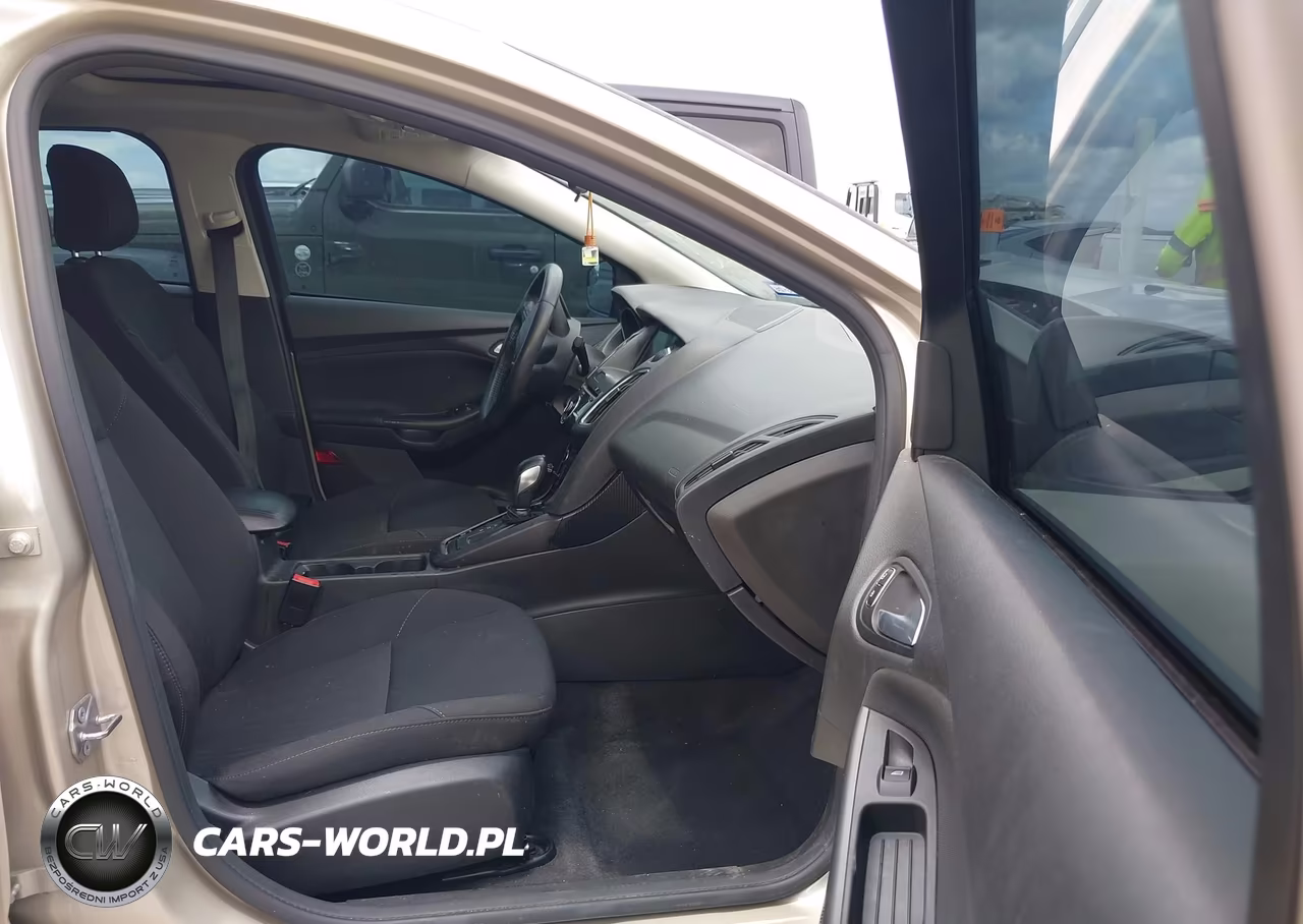 2018 Ford Focus Sel VIN:1FADP3H26JL220933 - 5