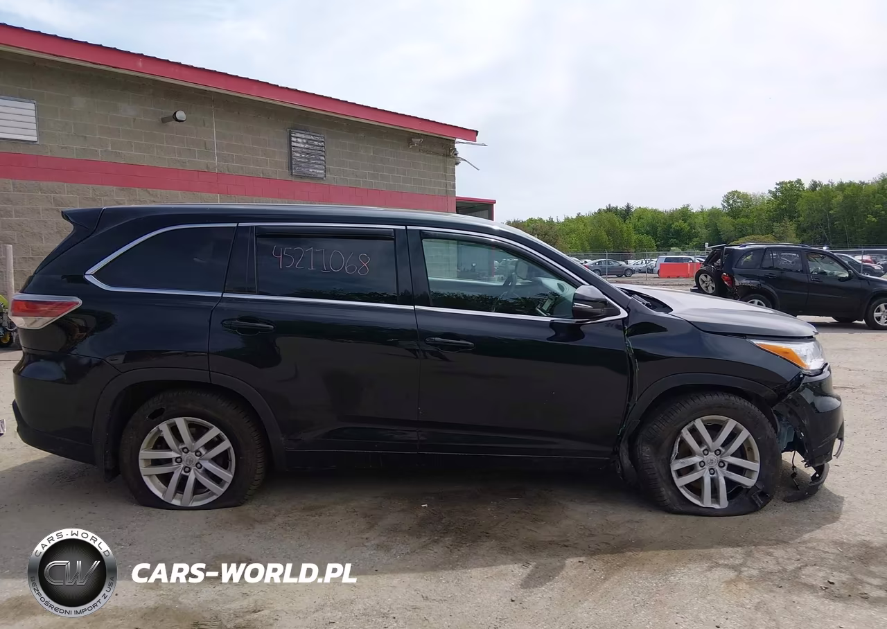 2015 Toyota Highlander Le V6 VIN:5TDBKRFH6FS096243 - 13