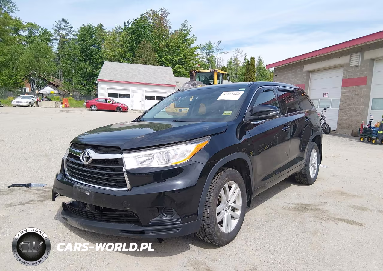 2015 Toyota Highlander Le V6 VIN:5TDBKRFH6FS096243 - 18