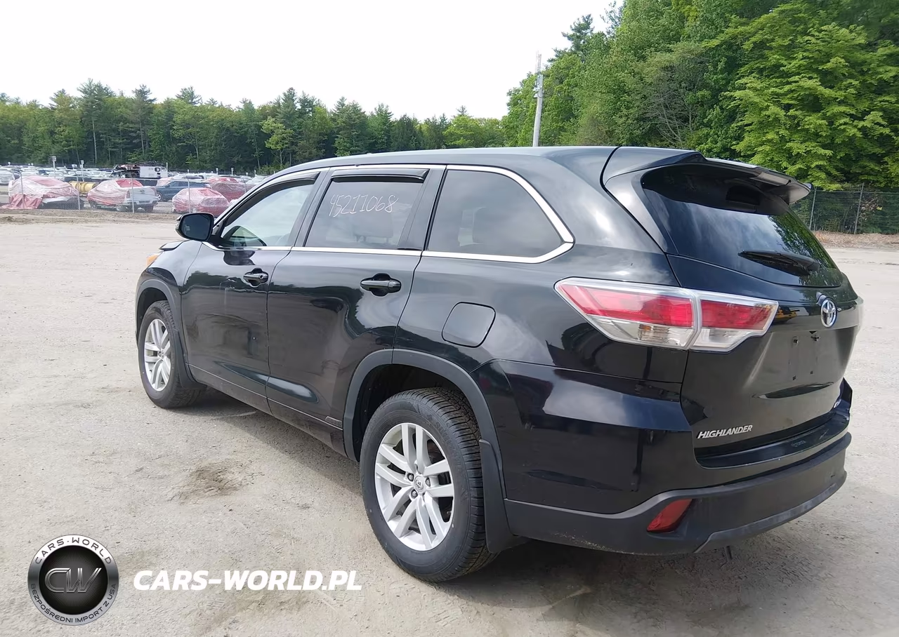 2015 Toyota Highlander Le V6 VIN:5TDBKRFH6FS096243 - 3