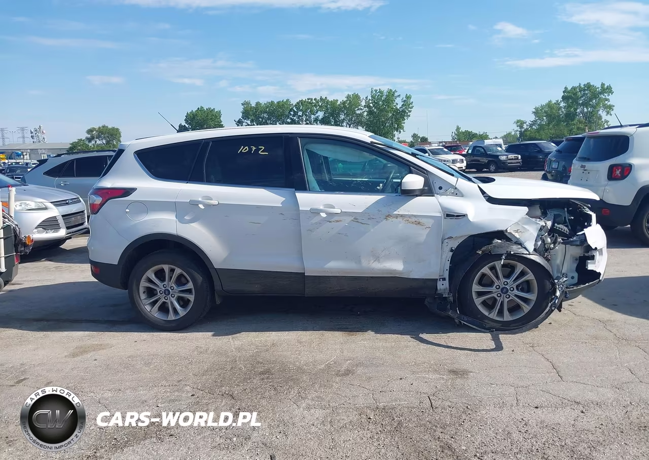 2017 Ford Escape Se VIN:1FMCU9GD9HUB03478 - 12