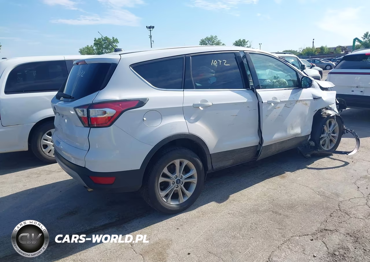 2017 Ford Escape Se VIN:1FMCU9GD9HUB03478 - 4