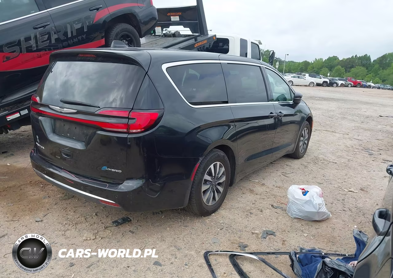 2023 Chrysler Pacifica Hybrid Touring L VIN:2C4RC1L78PR541102 - 4
