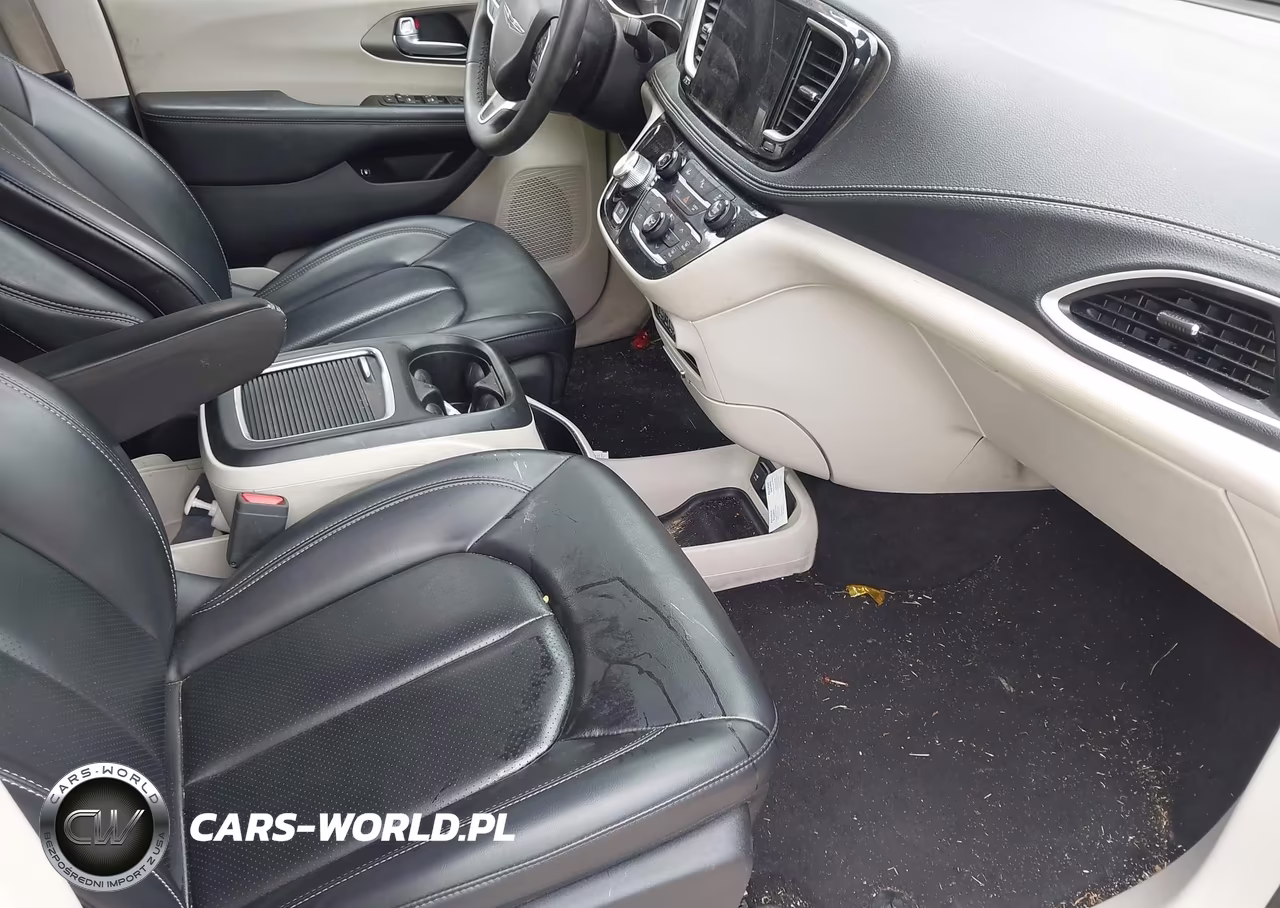 2023 Chrysler Pacifica Hybrid Touring L VIN:2C4RC1L78PR541102 - 5
