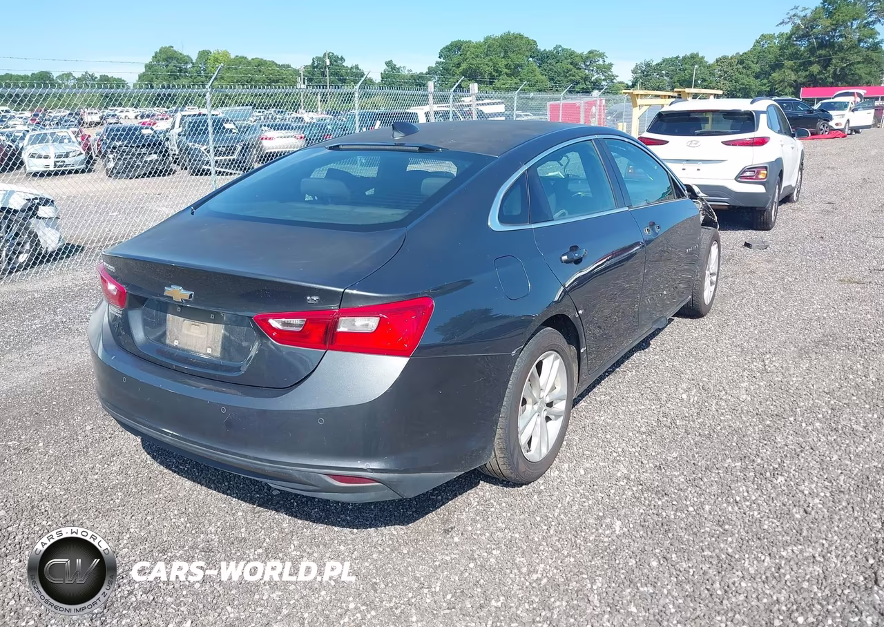 2017 Chevrolet Malibu 1Lt VIN:1G1ZE5STXHF182031 - 4