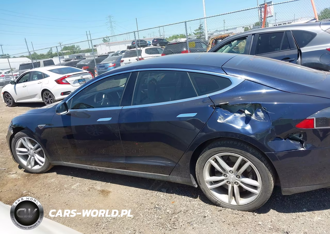 2013 Tesla Model S VIN:5YJSA1CG2DFP14689 - 13