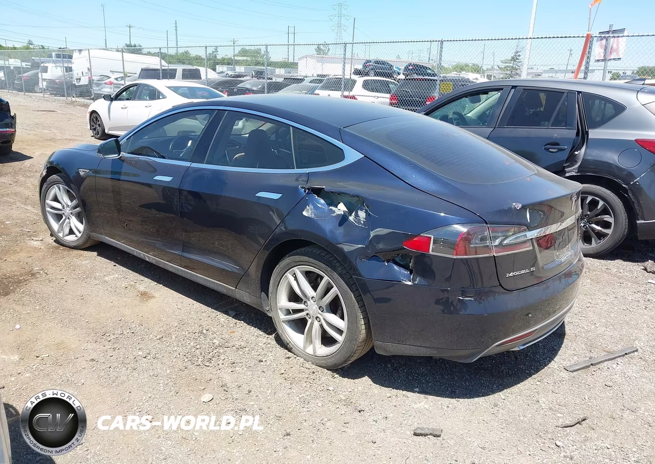 2013 Tesla Model S VIN:5YJSA1CG2DFP14689 - 3