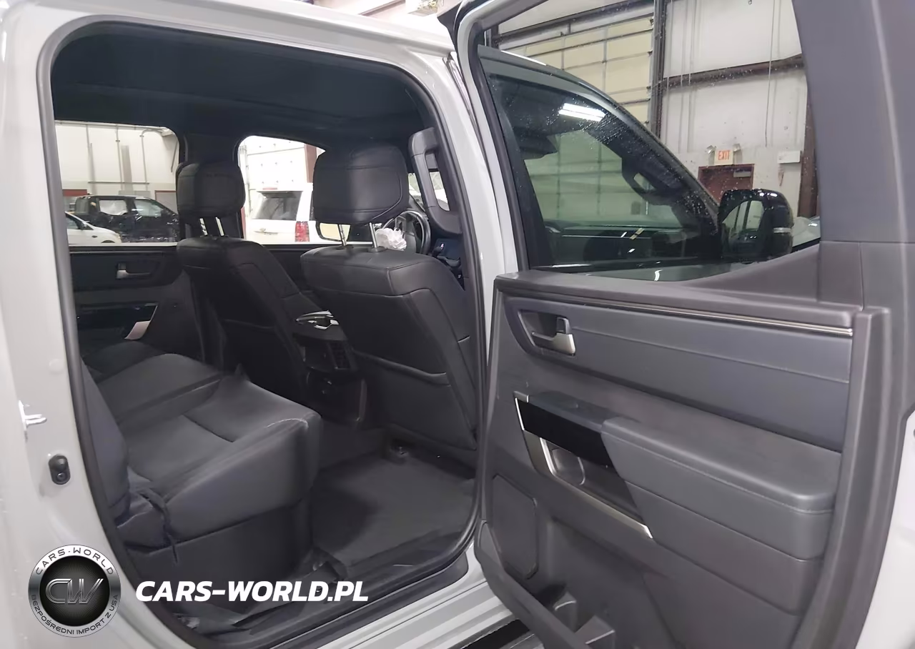 2025 Toyota Tundra Limited VIN:5TFWA5EC1SX044476 - 8