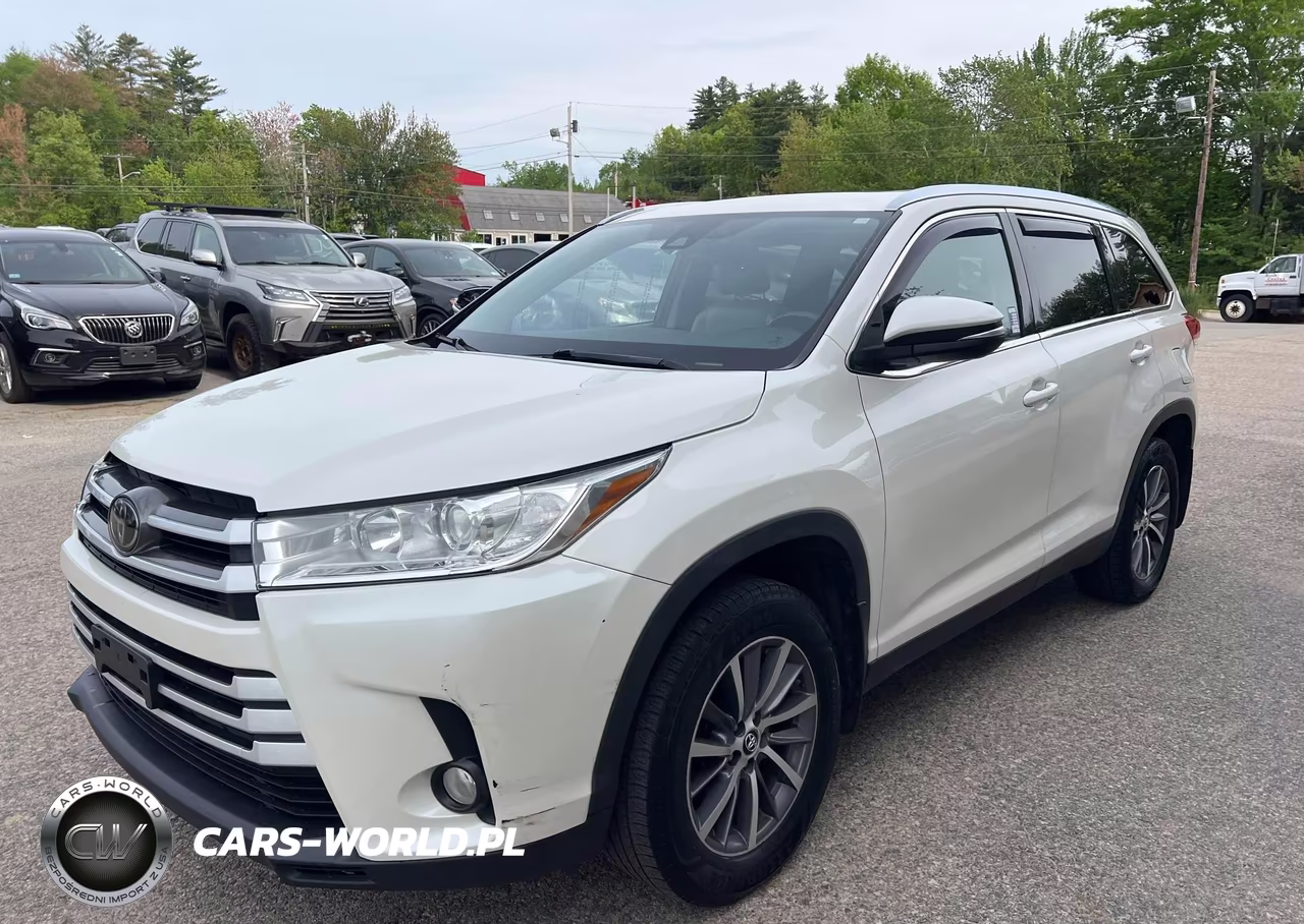 2019 Toyota Highlander Xle VIN:5TDJZRFH4KS588142 - 2