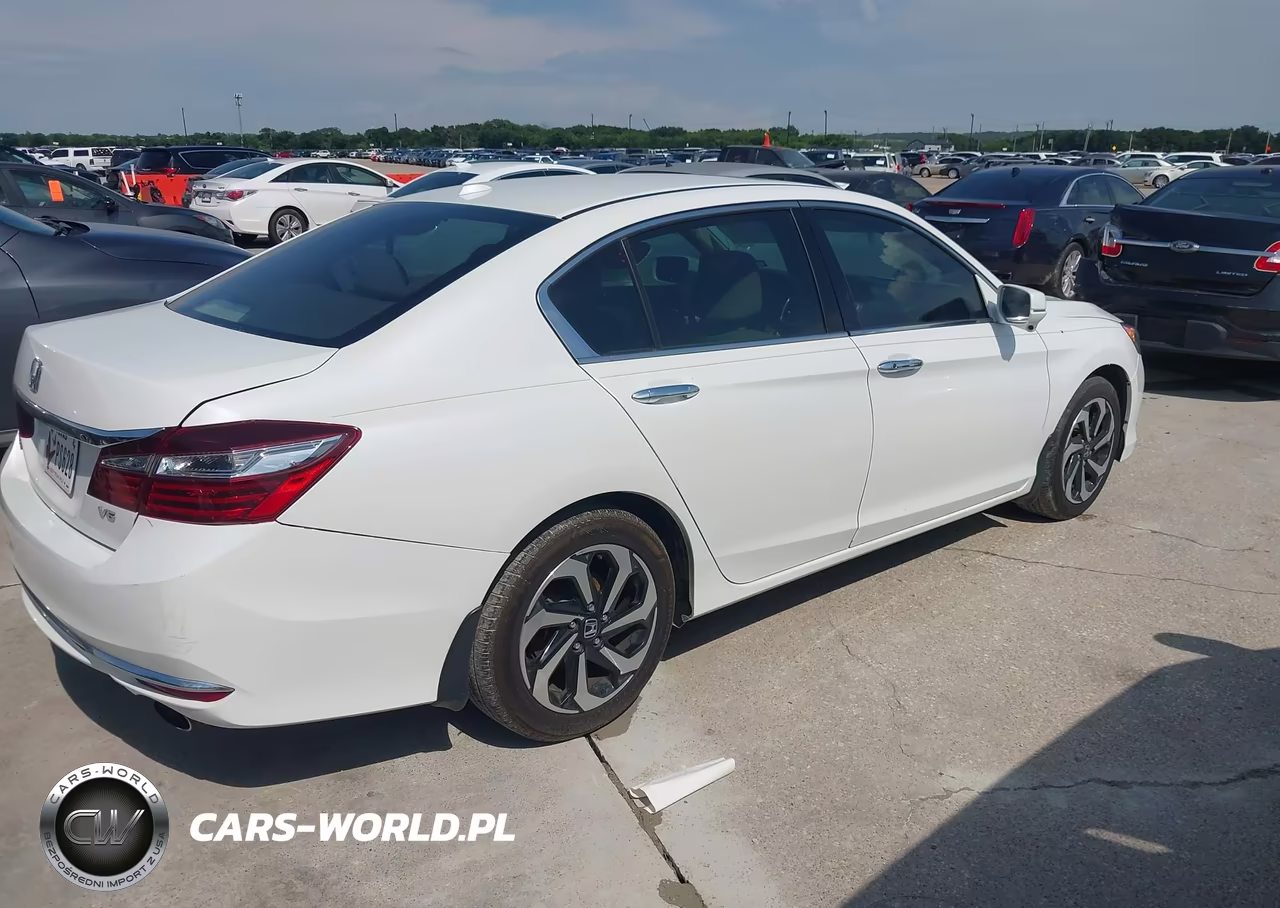 2017 Honda Accord Ex-L V6 VIN:1HGCR3F87HA009013 - 4