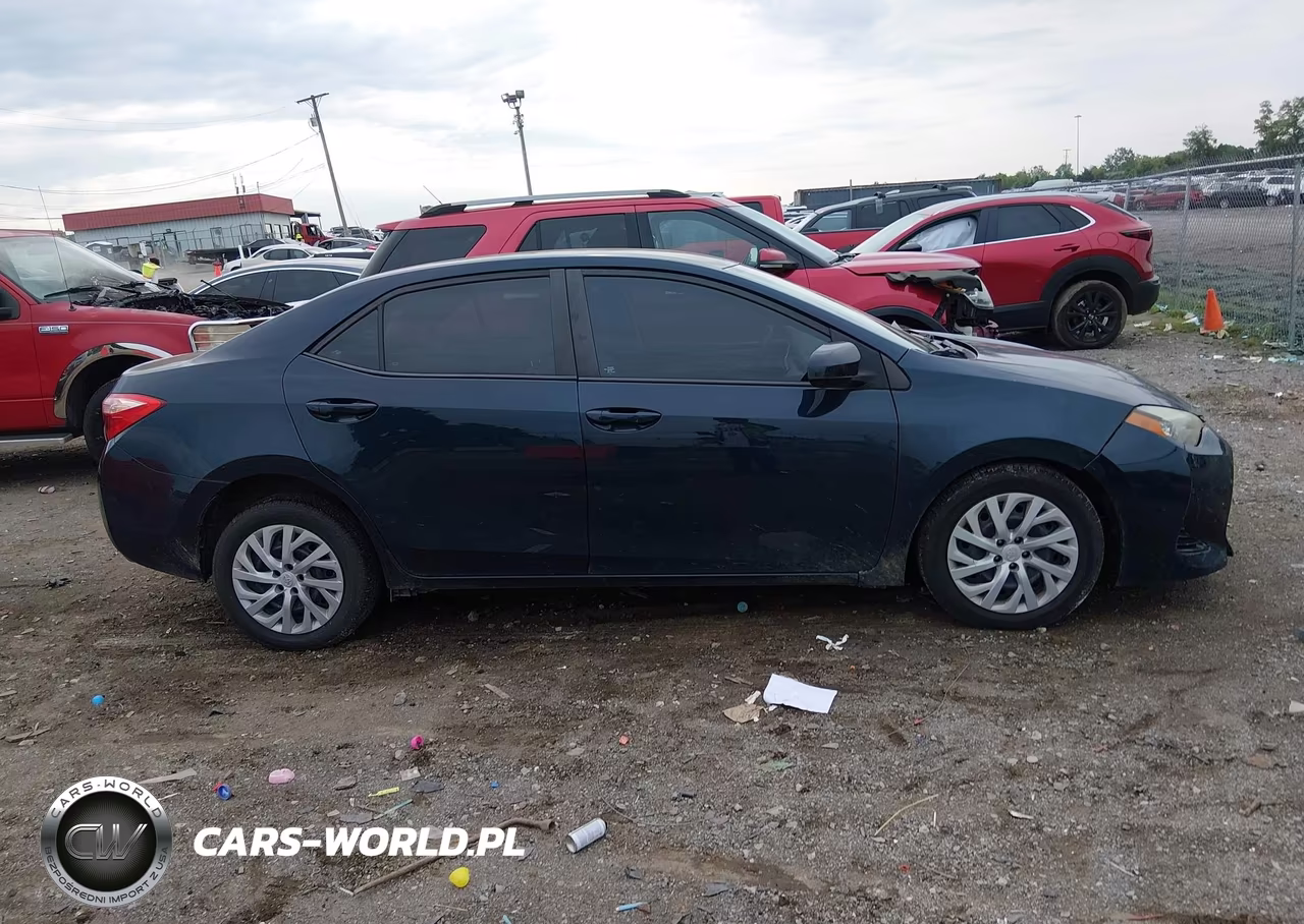 2017 Toyota Corolla Le VIN:5YFBURHE4HP696817 - 13