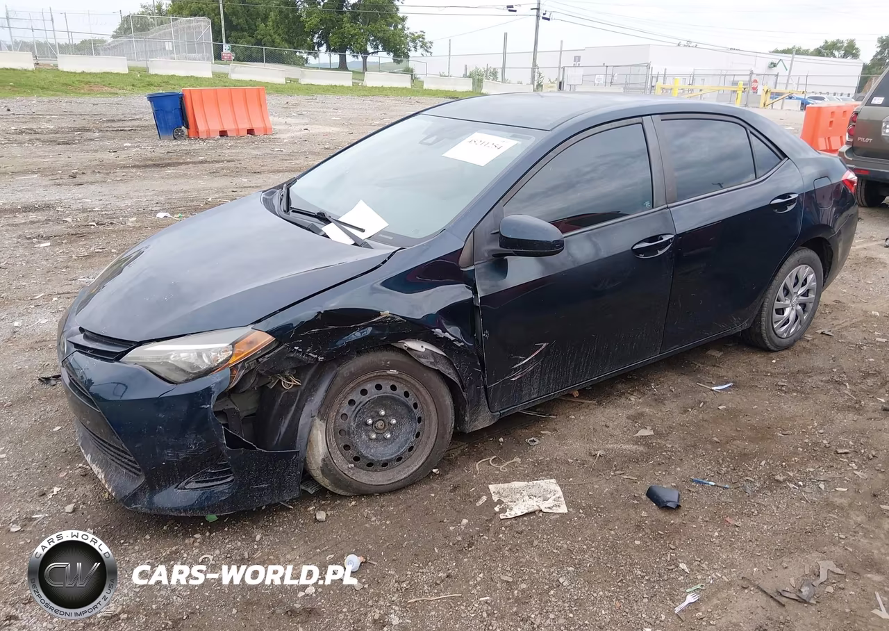 2017 Toyota Corolla Le VIN:5YFBURHE4HP696817 - 2