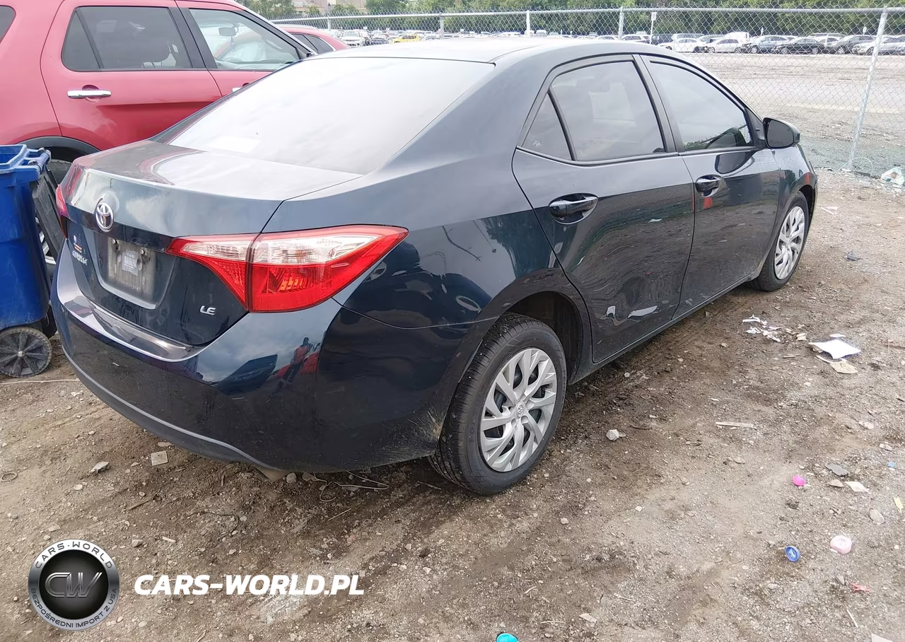 2017 Toyota Corolla Le VIN:5YFBURHE4HP696817 - 4