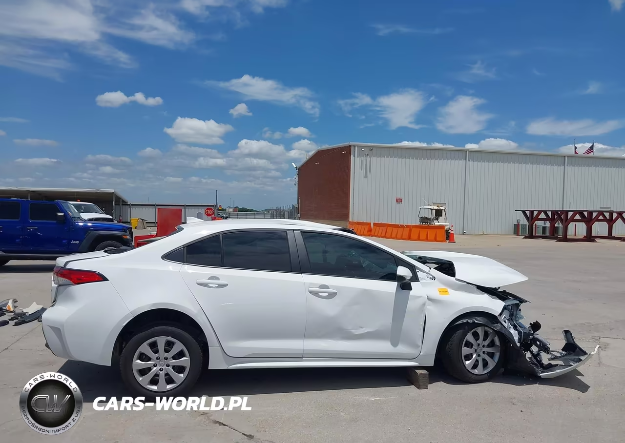 2026 Toyota Corolla Le VIN:5YFB4MDE6TP427395 - 14