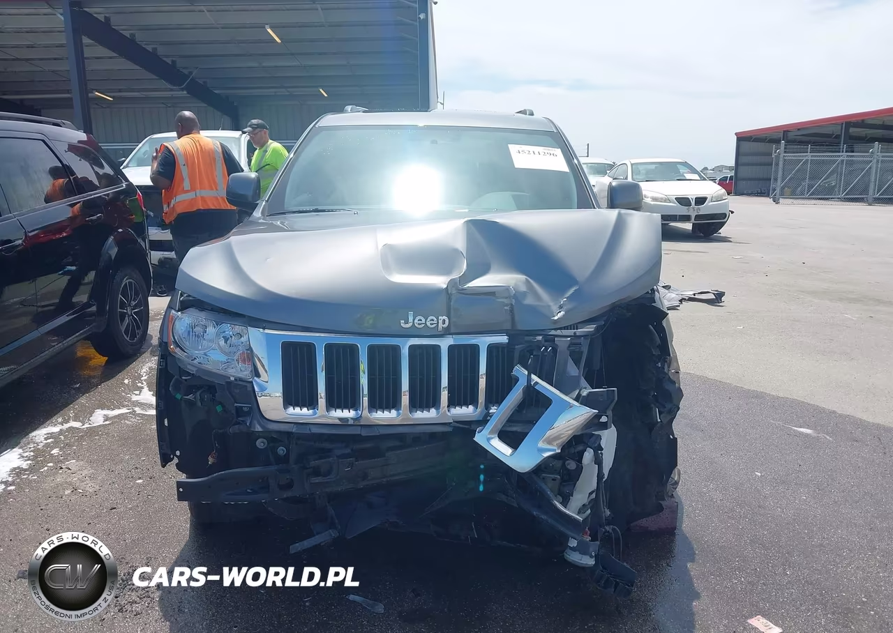2013 Jeep Grand Cherokee Laredo VIN:1C4RJFAG9DC553057 - 13