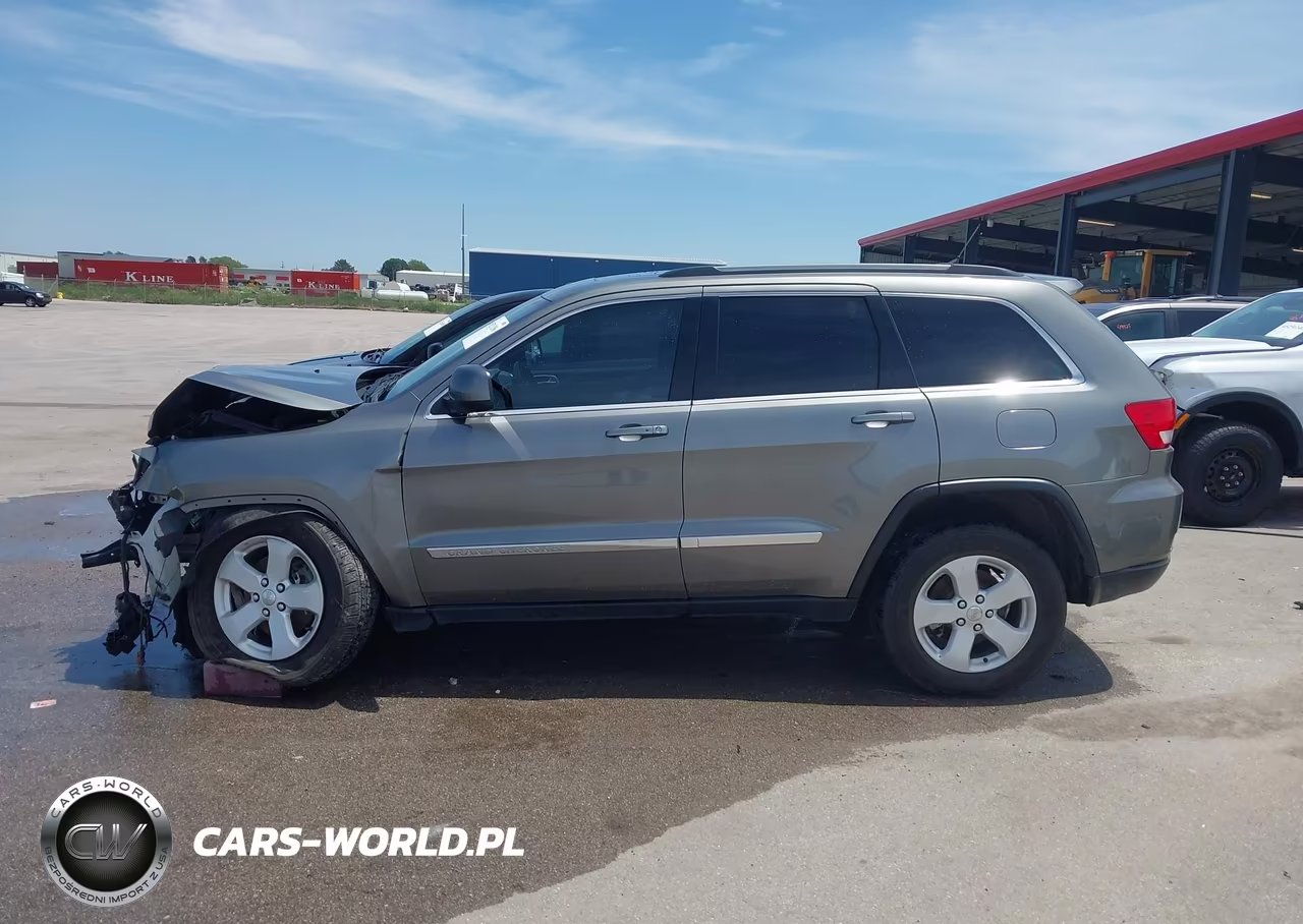 2013 Jeep Grand Cherokee Laredo VIN:1C4RJFAG9DC553057 - 15