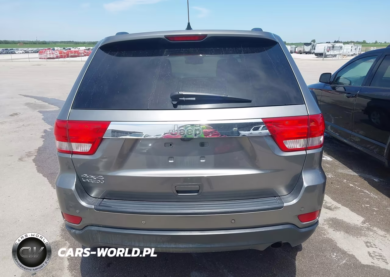 2013 Jeep Grand Cherokee Laredo VIN:1C4RJFAG9DC553057 - 17