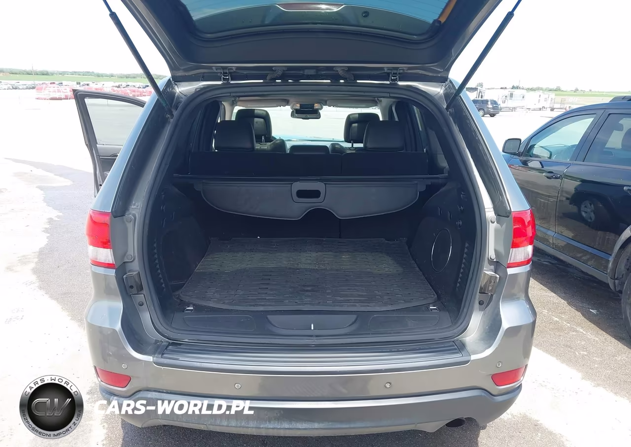 2013 Jeep Grand Cherokee Laredo VIN:1C4RJFAG9DC553057 - 18