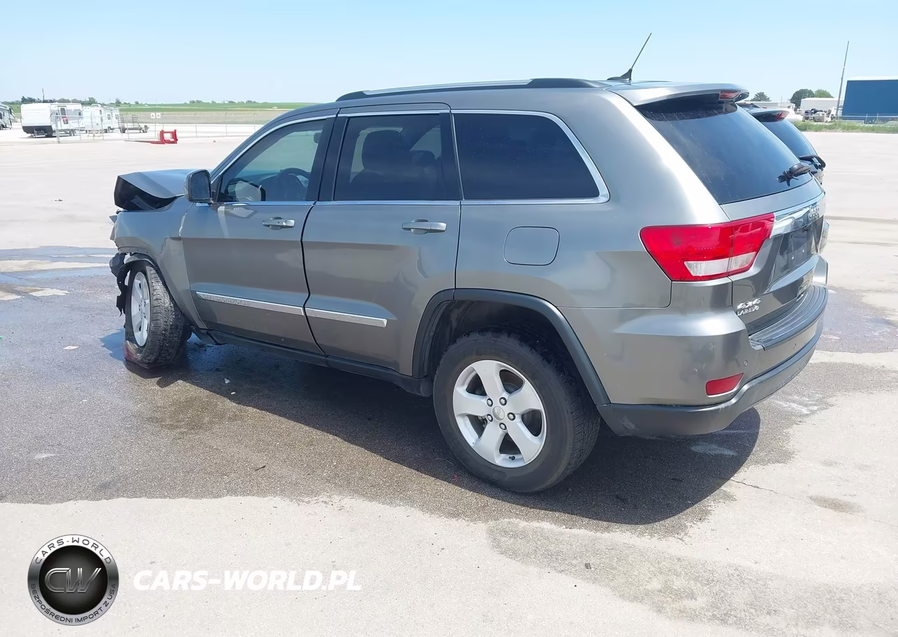 2013 Jeep Grand Cherokee Laredo VIN:1C4RJFAG9DC553057 - 3