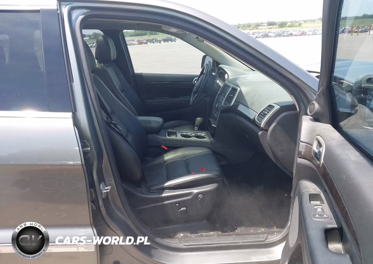 2013 Jeep Grand Cherokee Laredo VIN:1C4RJFAG9DC553057 - 5