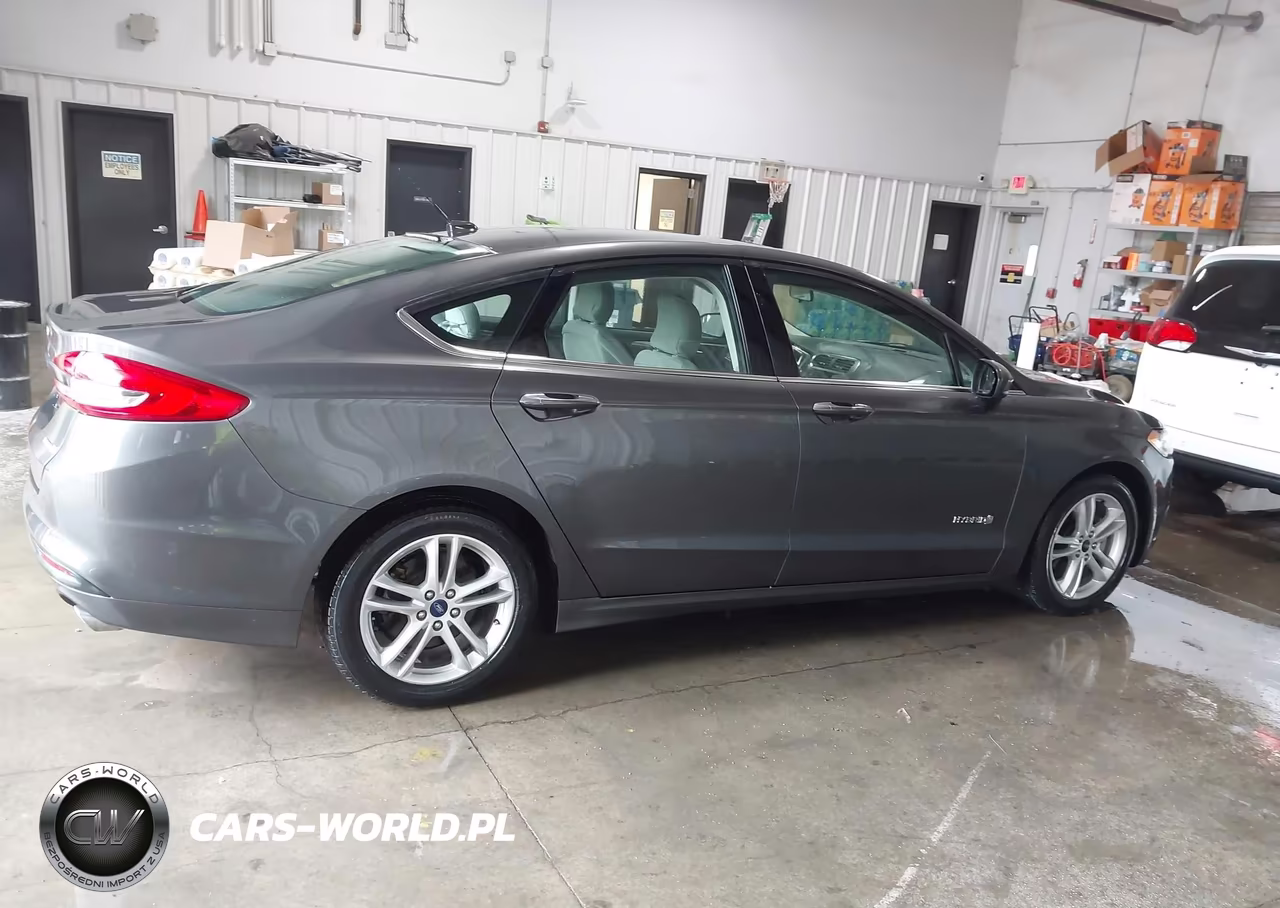 2018 Ford Fusion Hybrid S VIN:3FA6P0UU1JR123008 - 18