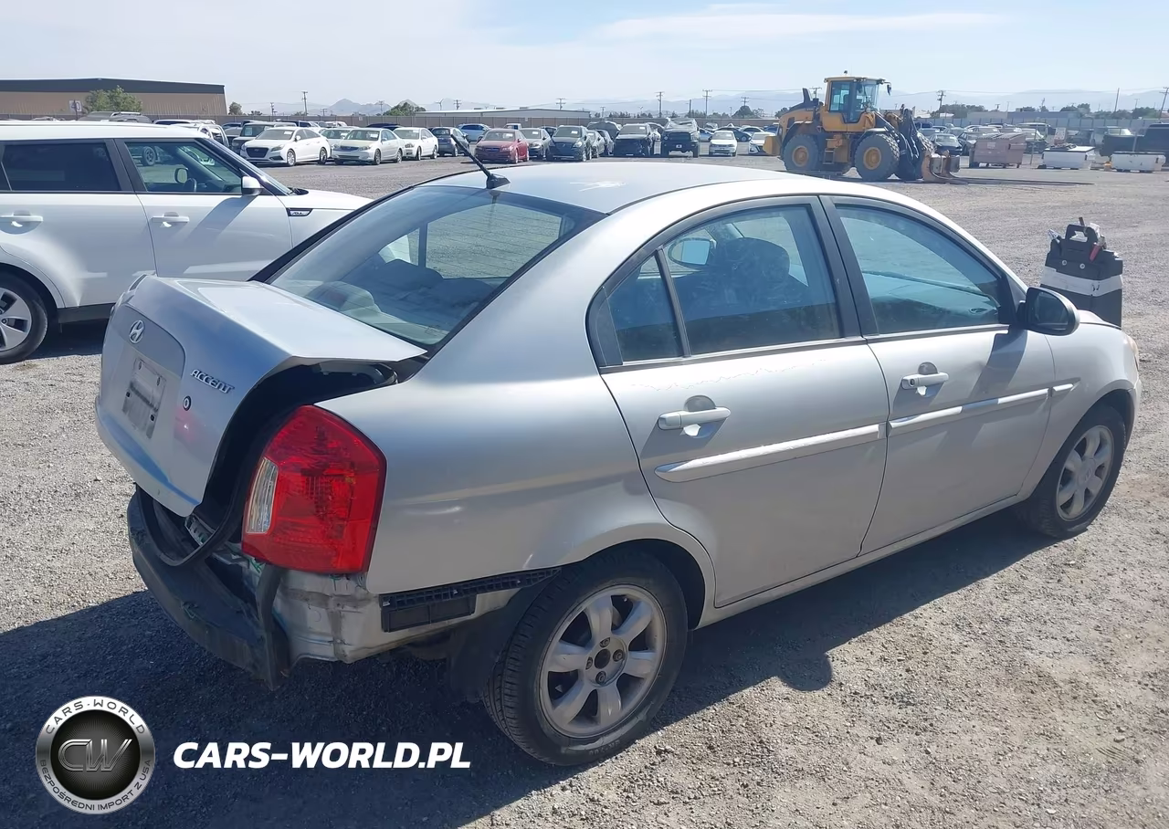 2006 Hyundai Accent Gls VIN:KMHCN46CX6U050277 - 4