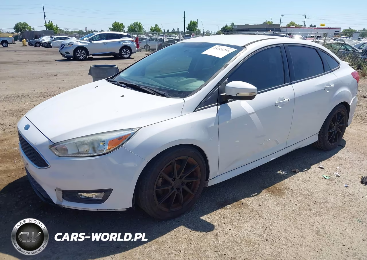 2015 Ford Focus Se VIN:1FADP3FE5FL324947 - 2