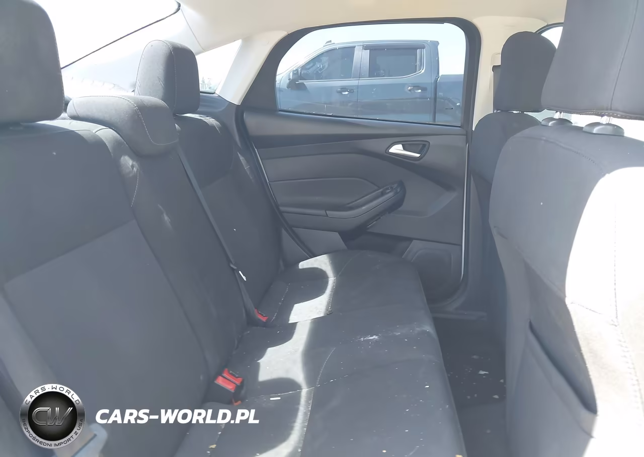 2015 Ford Focus Se VIN:1FADP3FE5FL324947 - 8