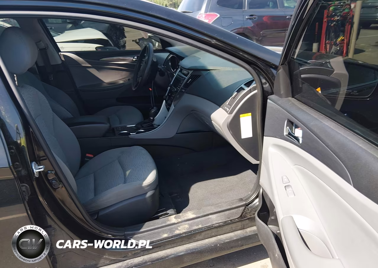 2014 Hyundai Sonata Hybrid VIN:KMHEC4A45EA116667 - 5