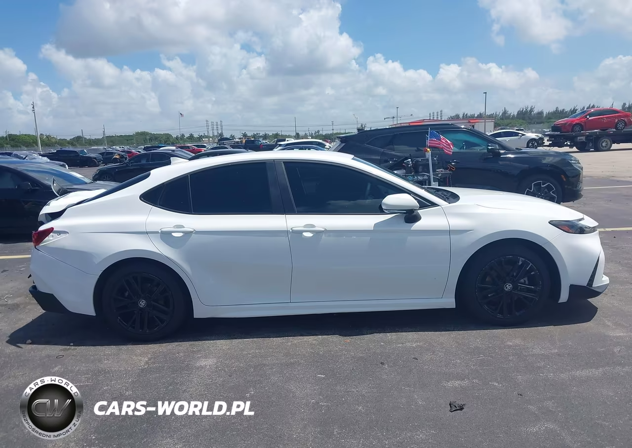 2025 Toyota Camry Se VIN:4T1DAACK0SU208632 - 13