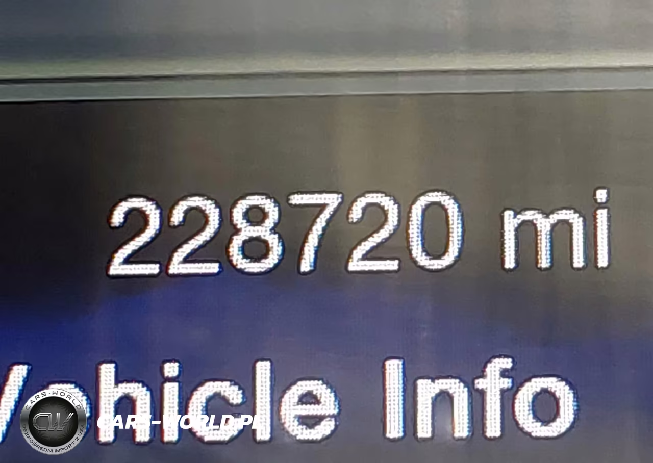 2015 Chrysler 200 C VIN:1C3CCCCB4FN732487 - 7