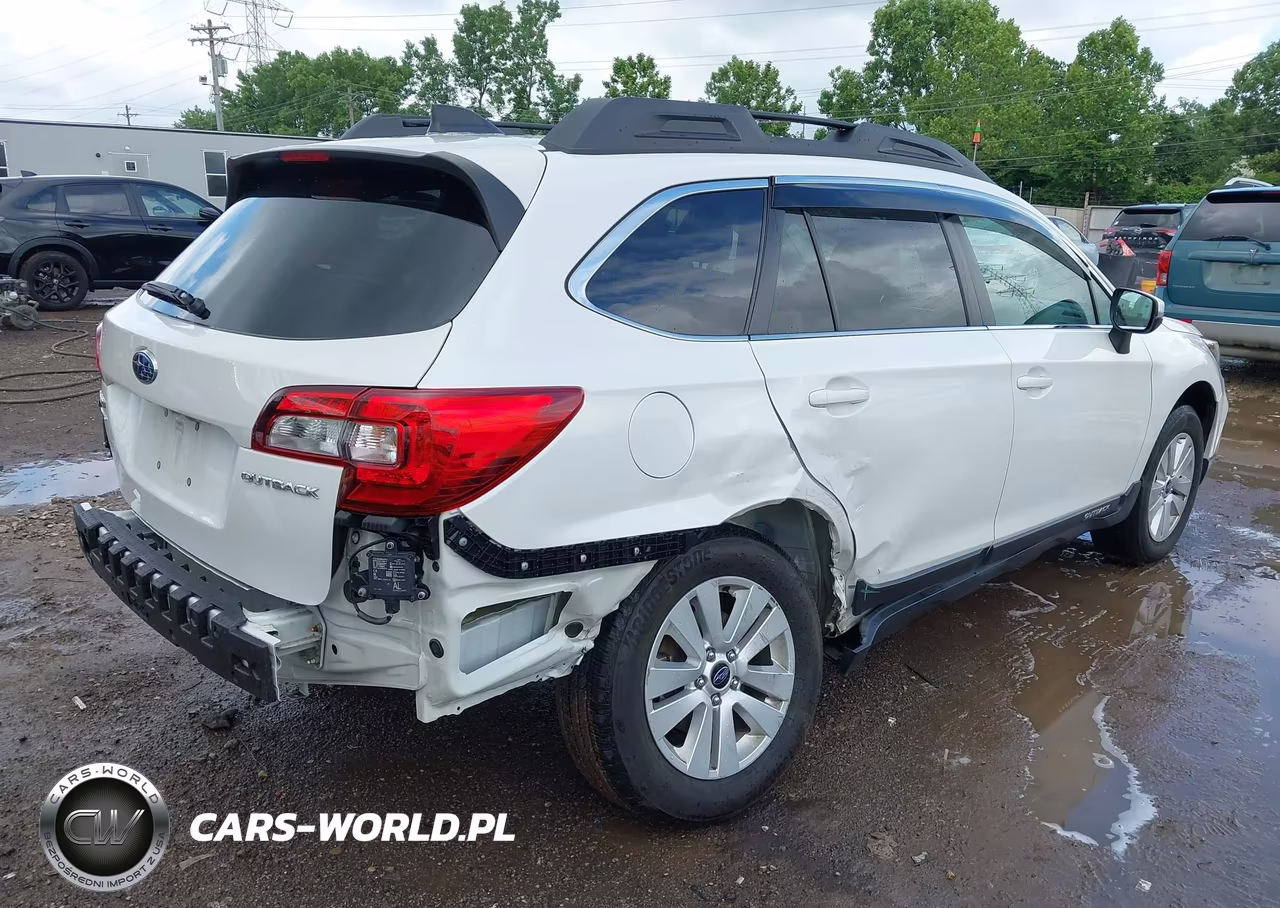 2018 Subaru Outback 2.5I Premium VIN:4S4BSAFC9J3282967 - 4