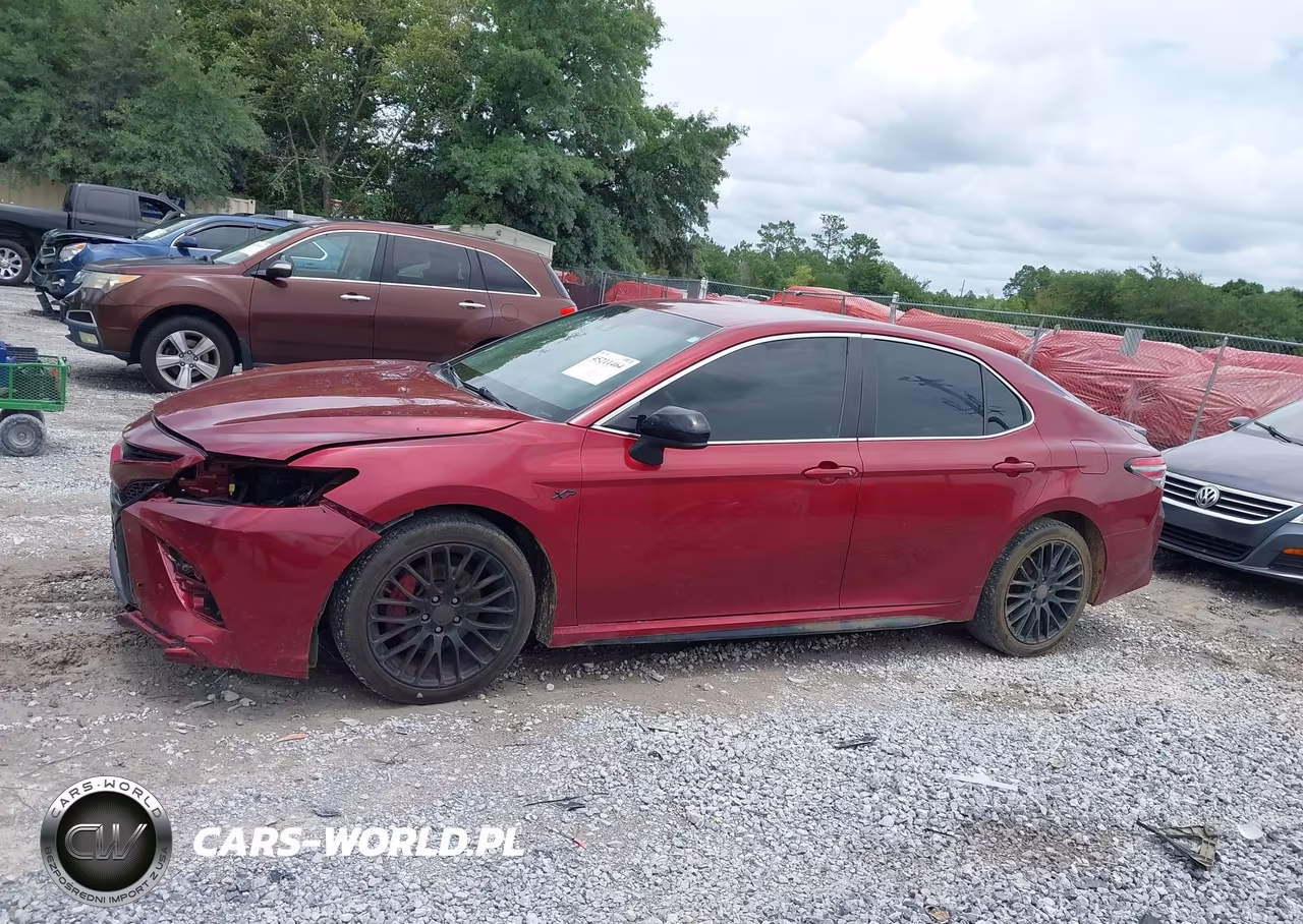 2018 Toyota Camry Se VIN:4T1B11HK9JU669052 - 14