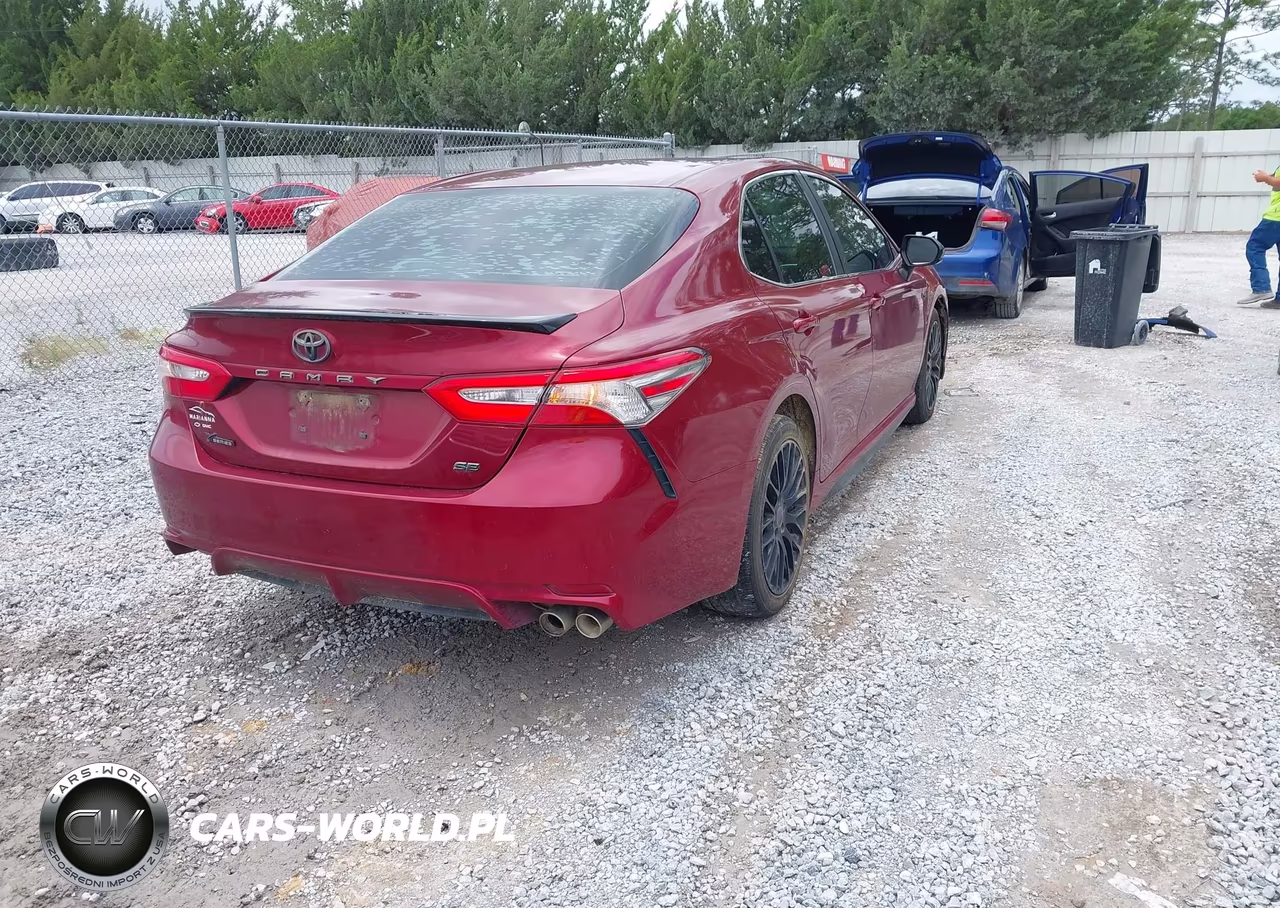 2018 Toyota Camry Se VIN:4T1B11HK9JU669052 - 4