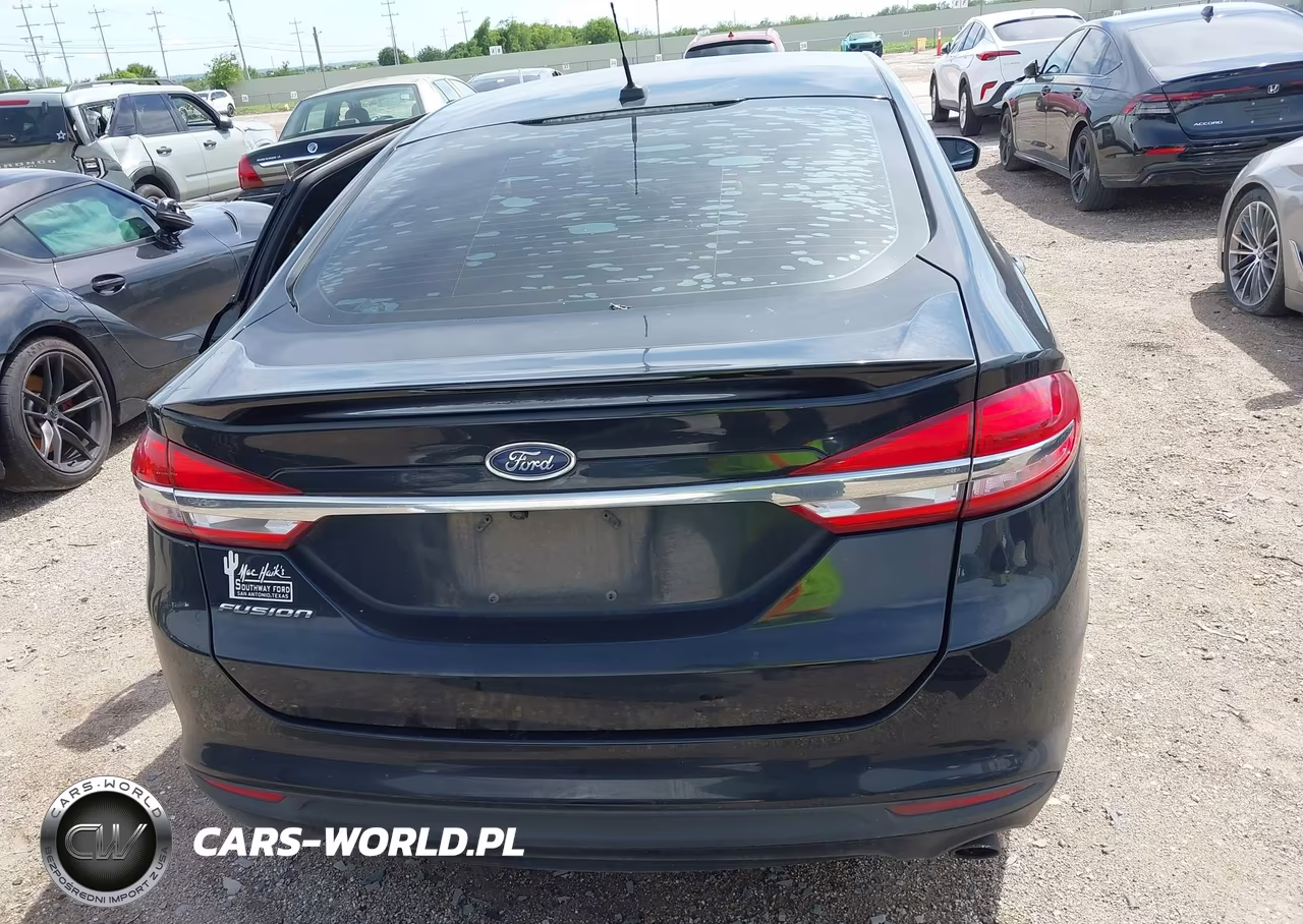 2017 Ford Fusion S VIN:3FA6P0G7XHR379048 - 16