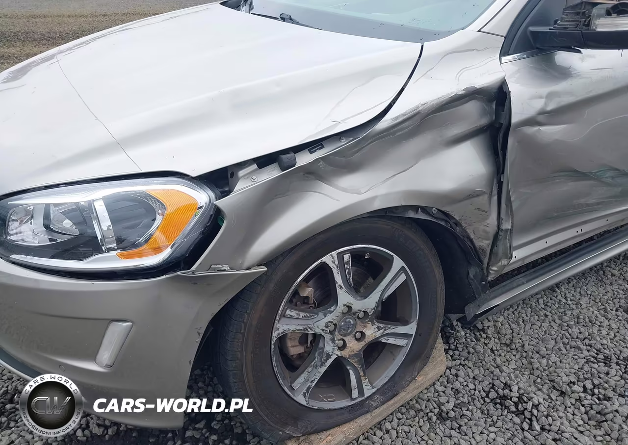 2015 Volvo Xc60 T6 VIN:YV4902RK9F2651662 - 19