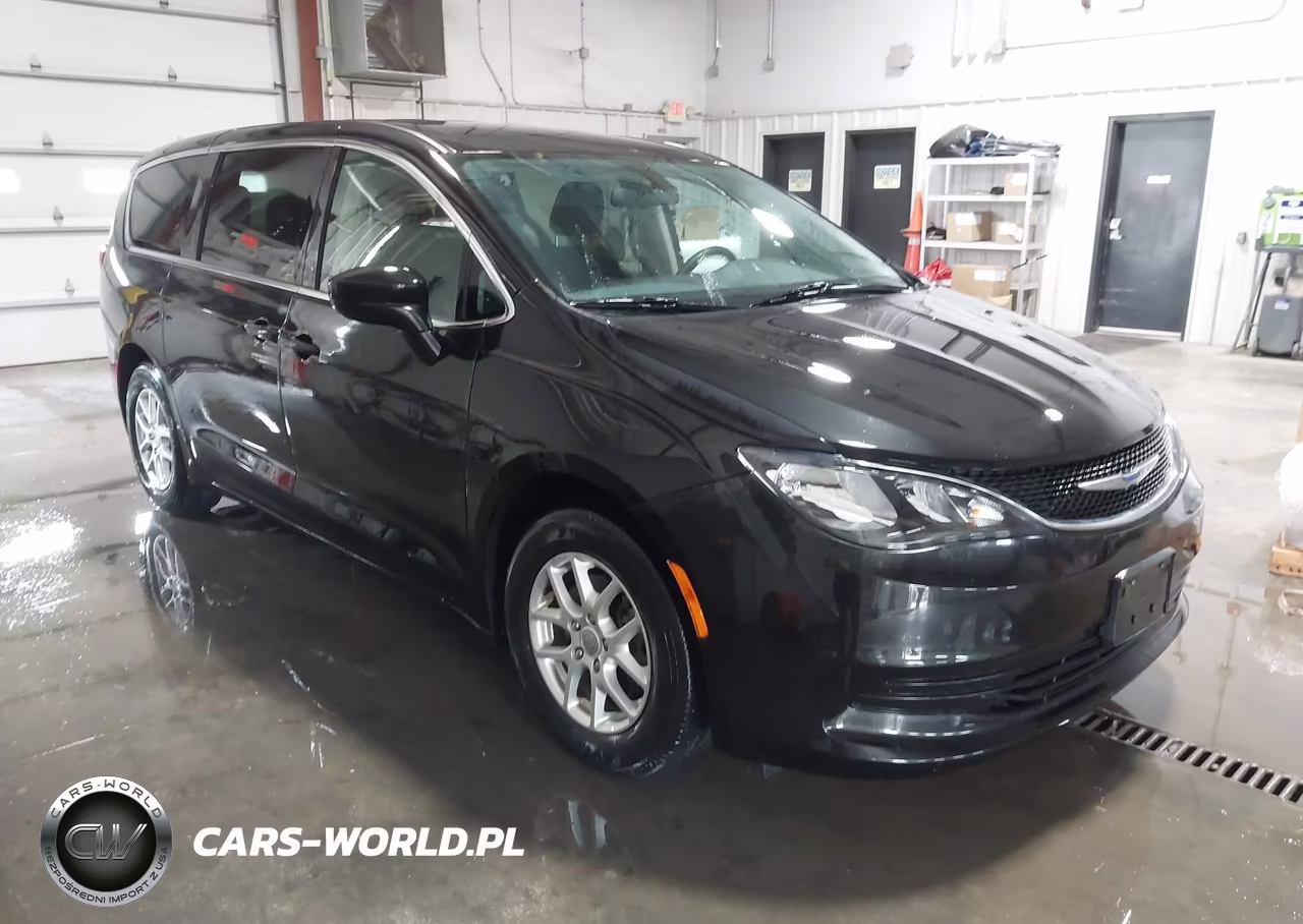 2020 Chrysler Voyager Lx