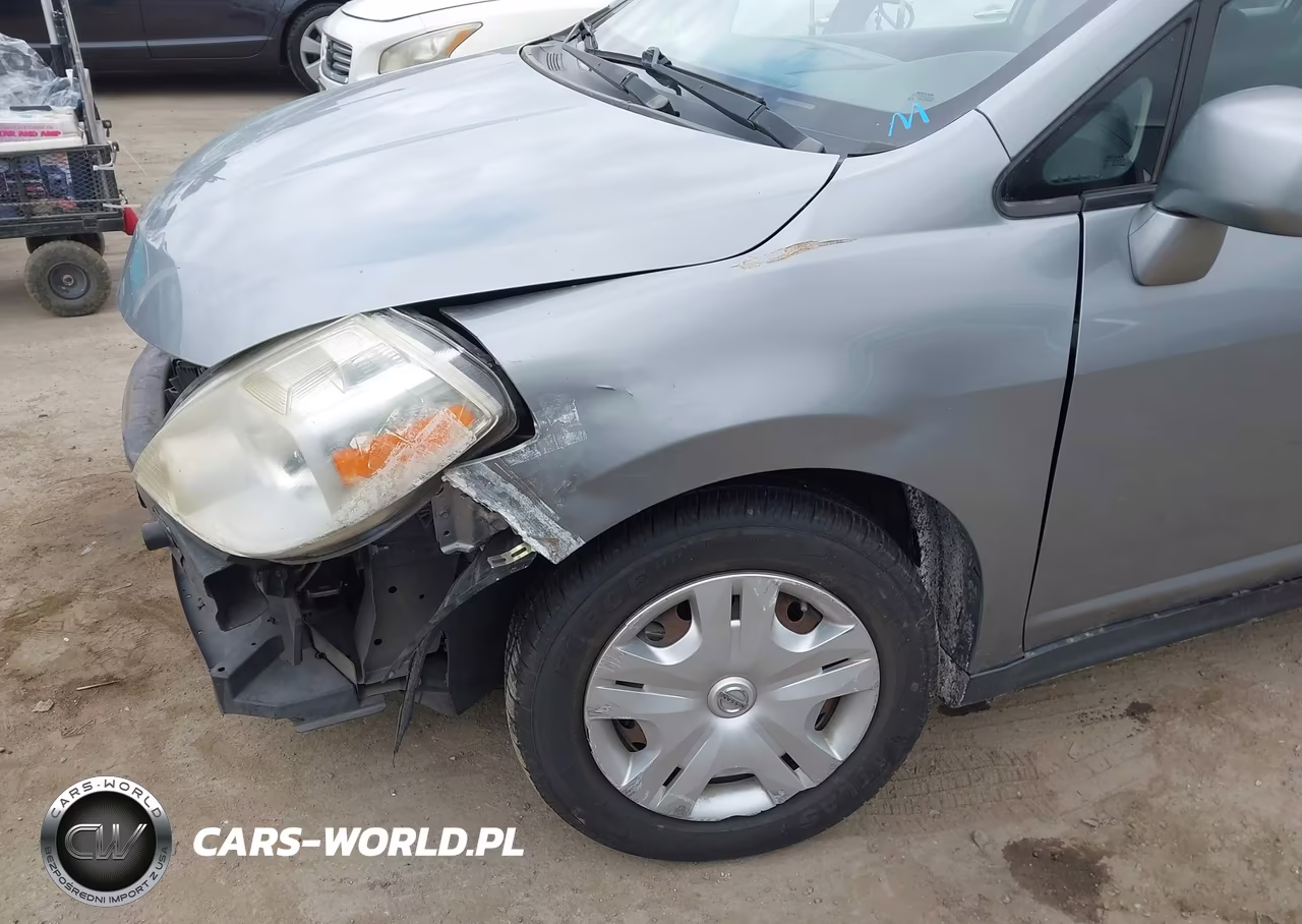 2011 Nissan Versa 1.8S VIN:3N1BC1CP5BL484805 - 13