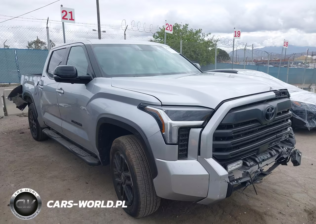 2026 Toyota Tundra Limited Crewmax 5.5' Bed – zdjęcie 1 z 16