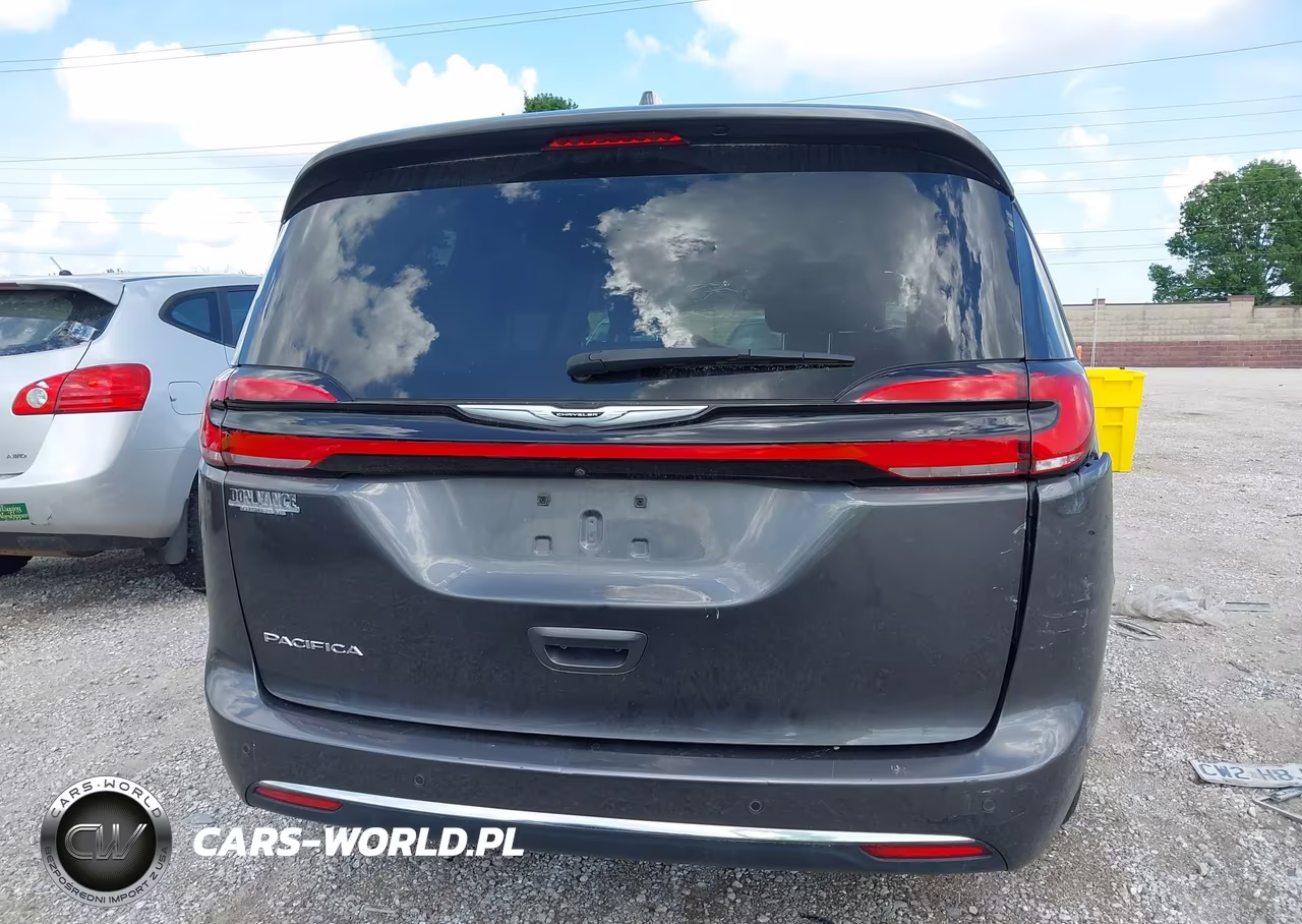 2022 Chrysler Pacifica Touring L VIN:2C4RC1BGXNR109660 - 16