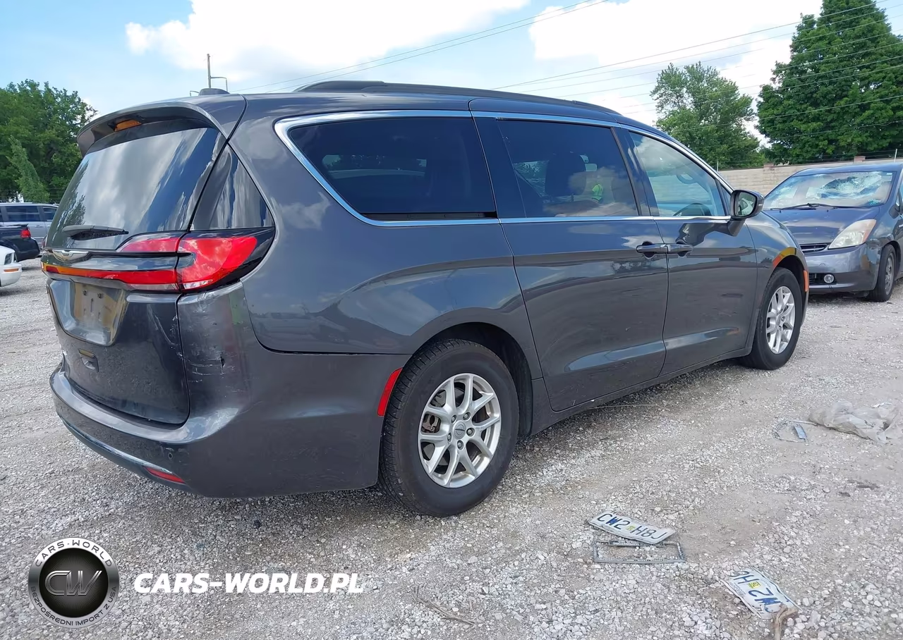 2022 Chrysler Pacifica Touring L VIN:2C4RC1BGXNR109660 - 4