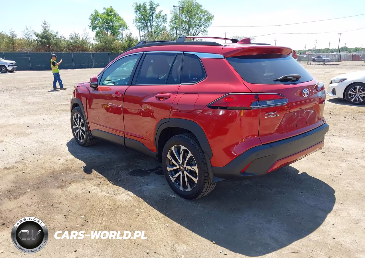 2022 Toyota Corolla Cross Xle VIN:7MUDAAAG9NV018166 - 3